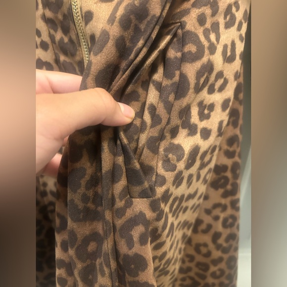 Cheetah Jacket - Picture 4 of 6